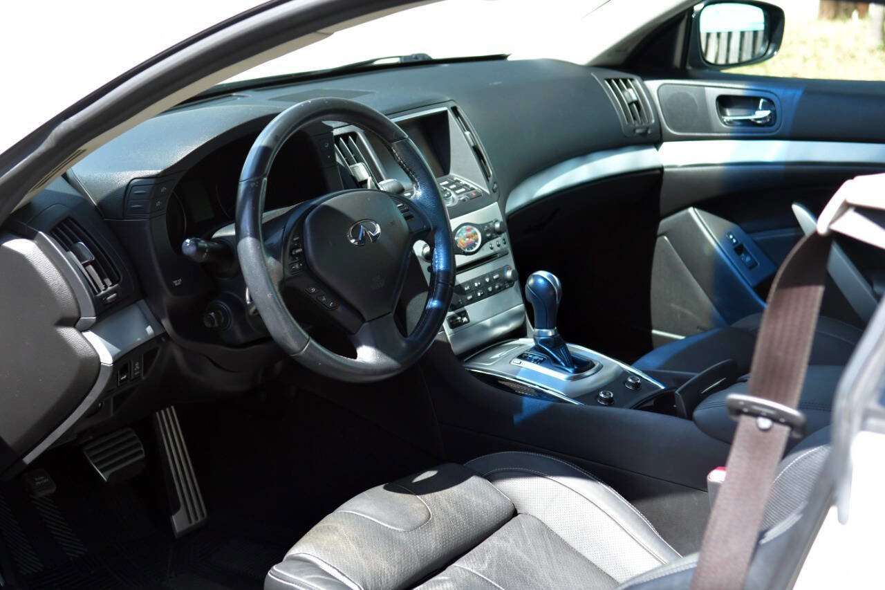 Used 2014 INFINITI Q60 Journey w/ Premium Package image 17