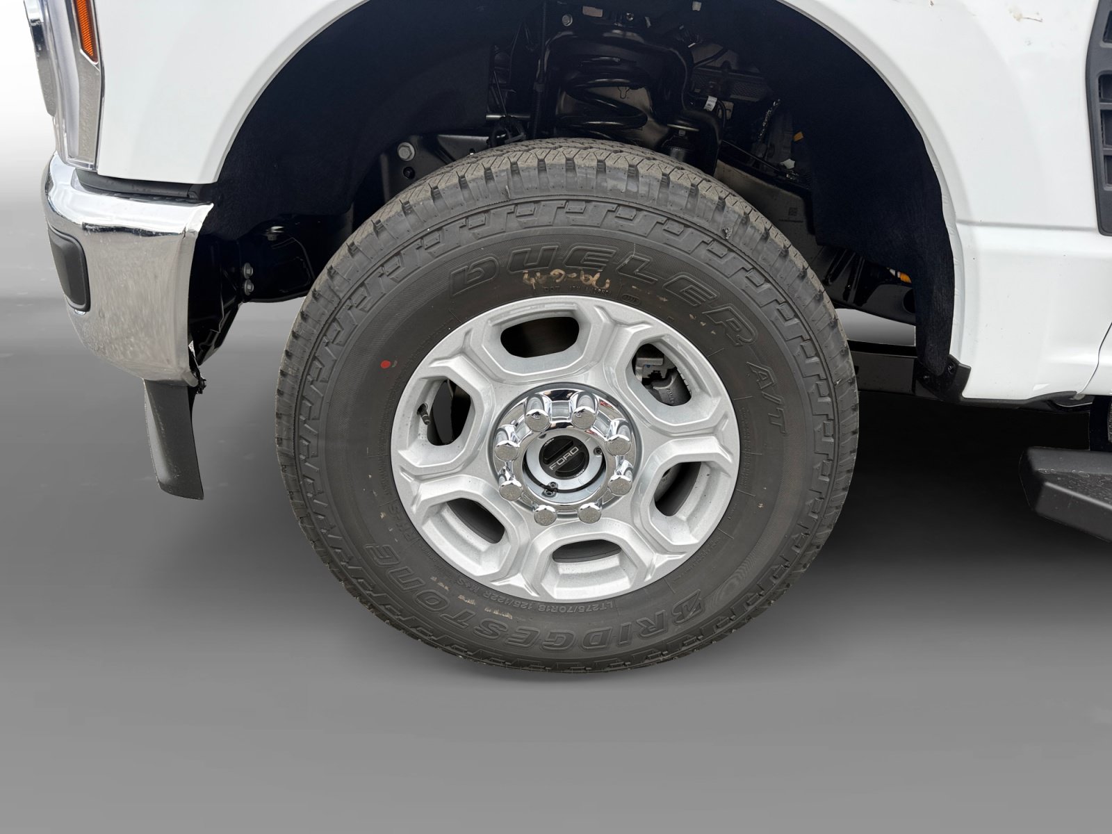 New 2027 Ford F250 XLT w/ XLT Premium Package AWD/4WD image 9