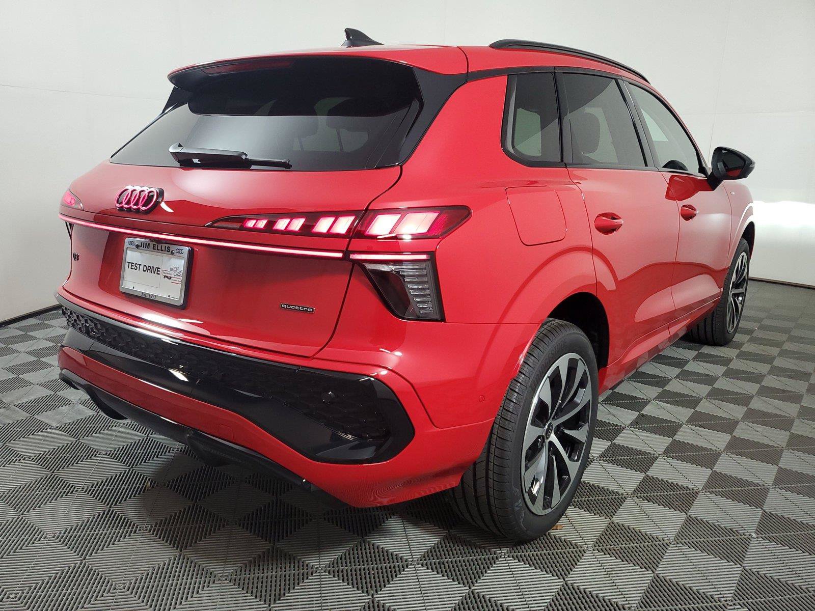 New 2026 Audi Q3 quattro 2.0T AWD/4WD image 7