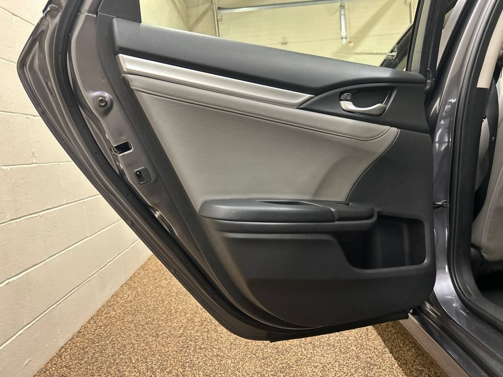 Used 2018 Honda Civic Touring image 14