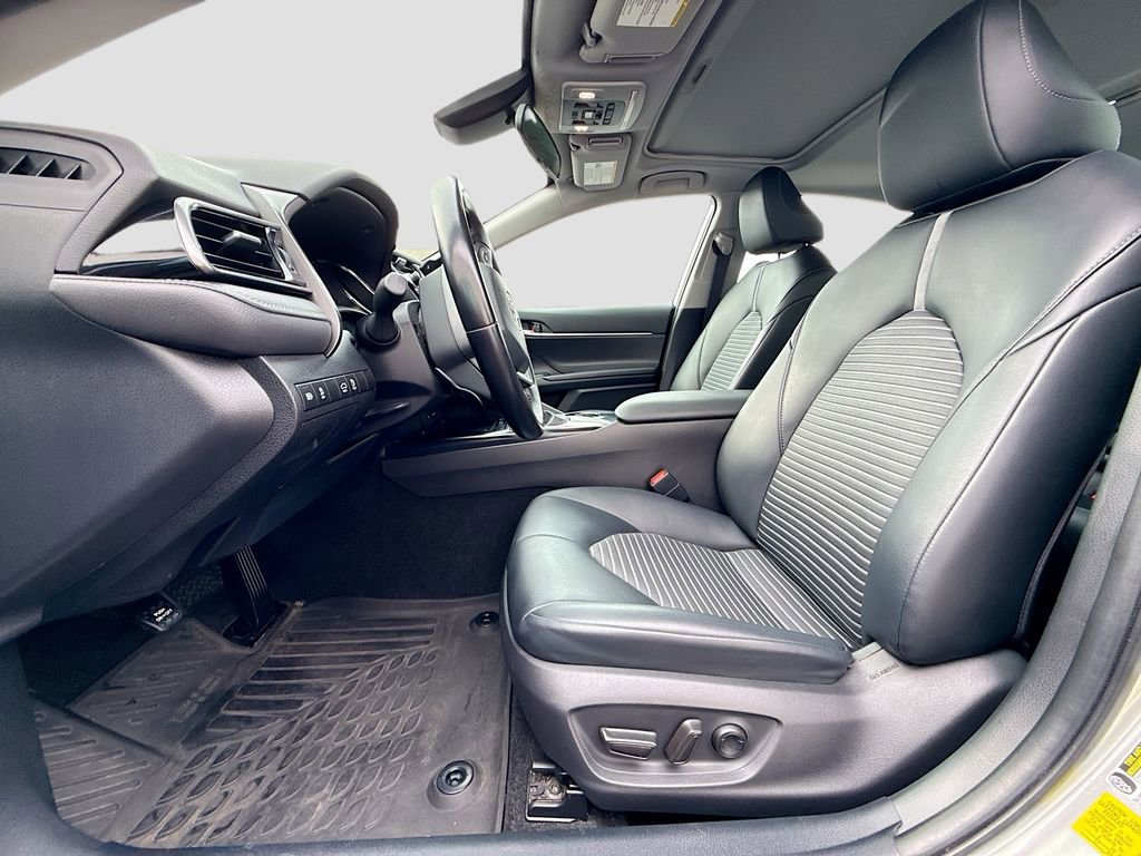 Used 2020 Toyota Camry SE image 19