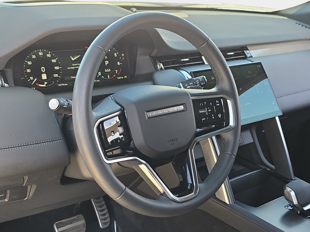 Certified 2025 Land Rover Discovery Sport Dynamic SE AWD/4WD image 16