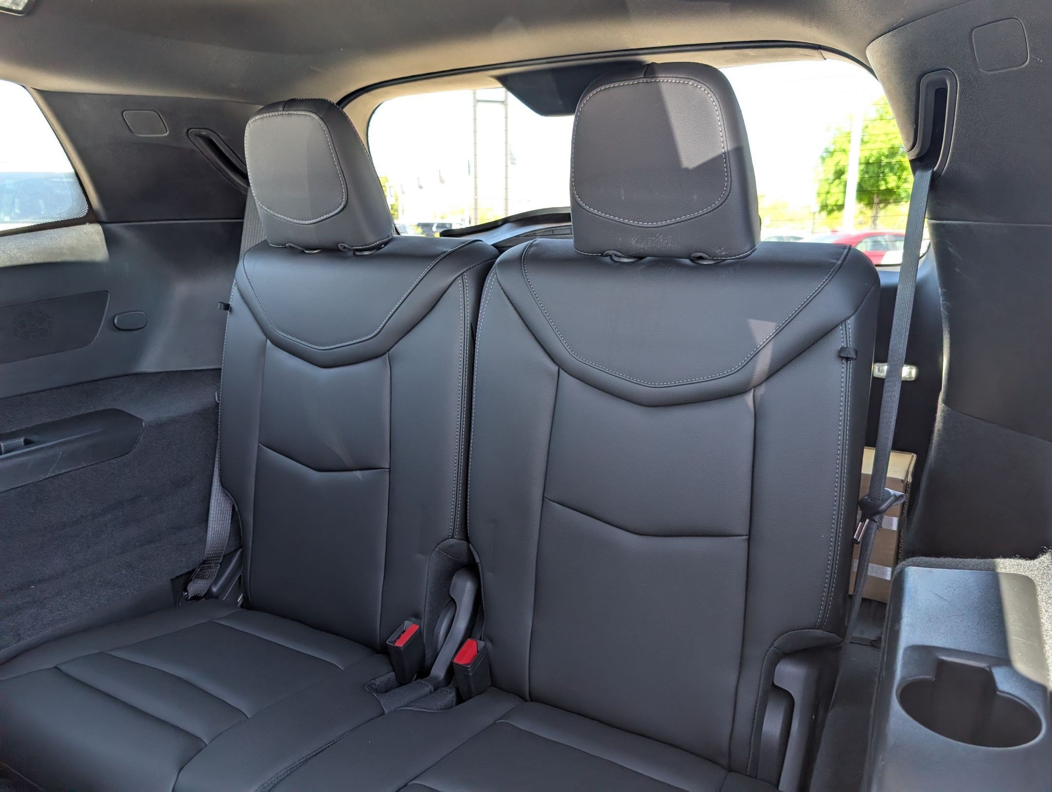 Certified 2024 Cadillac XT6 Luxury w/ LPO, Floor Liner Package AWD/4WD image 32