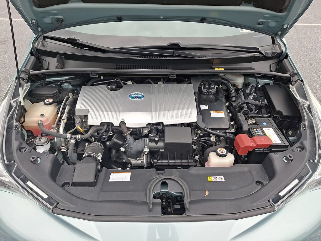 Certified 2018 Toyota Prius Three FWD image 28