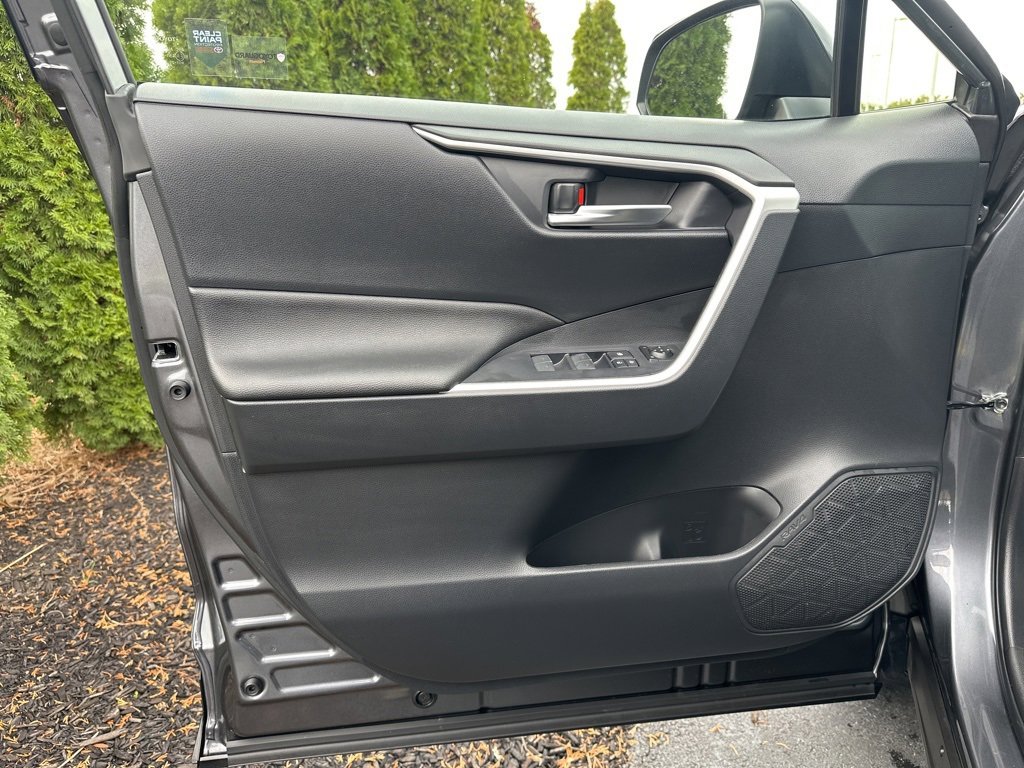 Certified 2025 Toyota RAV4 SE image 8