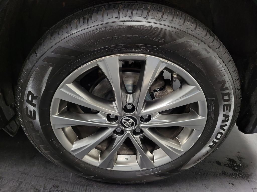 Used 2017 Toyota RAV4 Limited image 10