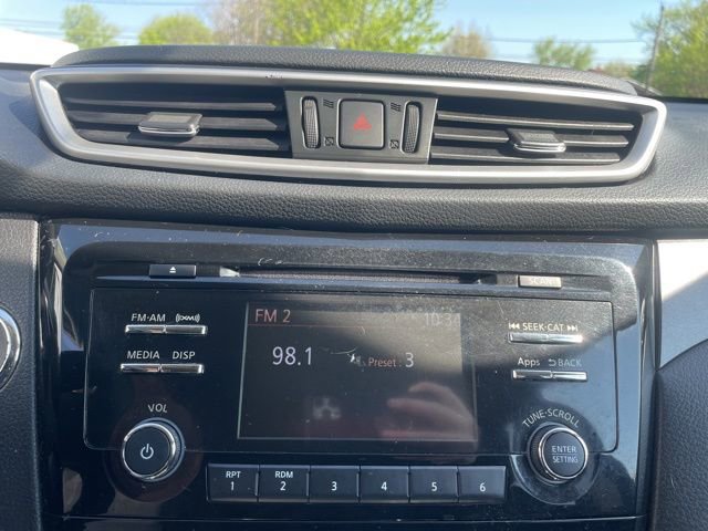 Used 2014 Nissan Rogue SV FWD image 22