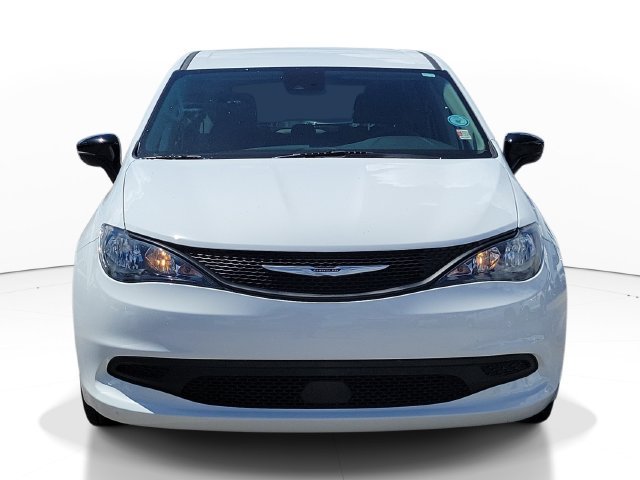 Used 2024 Chrysler Voyager LX FWD image 2