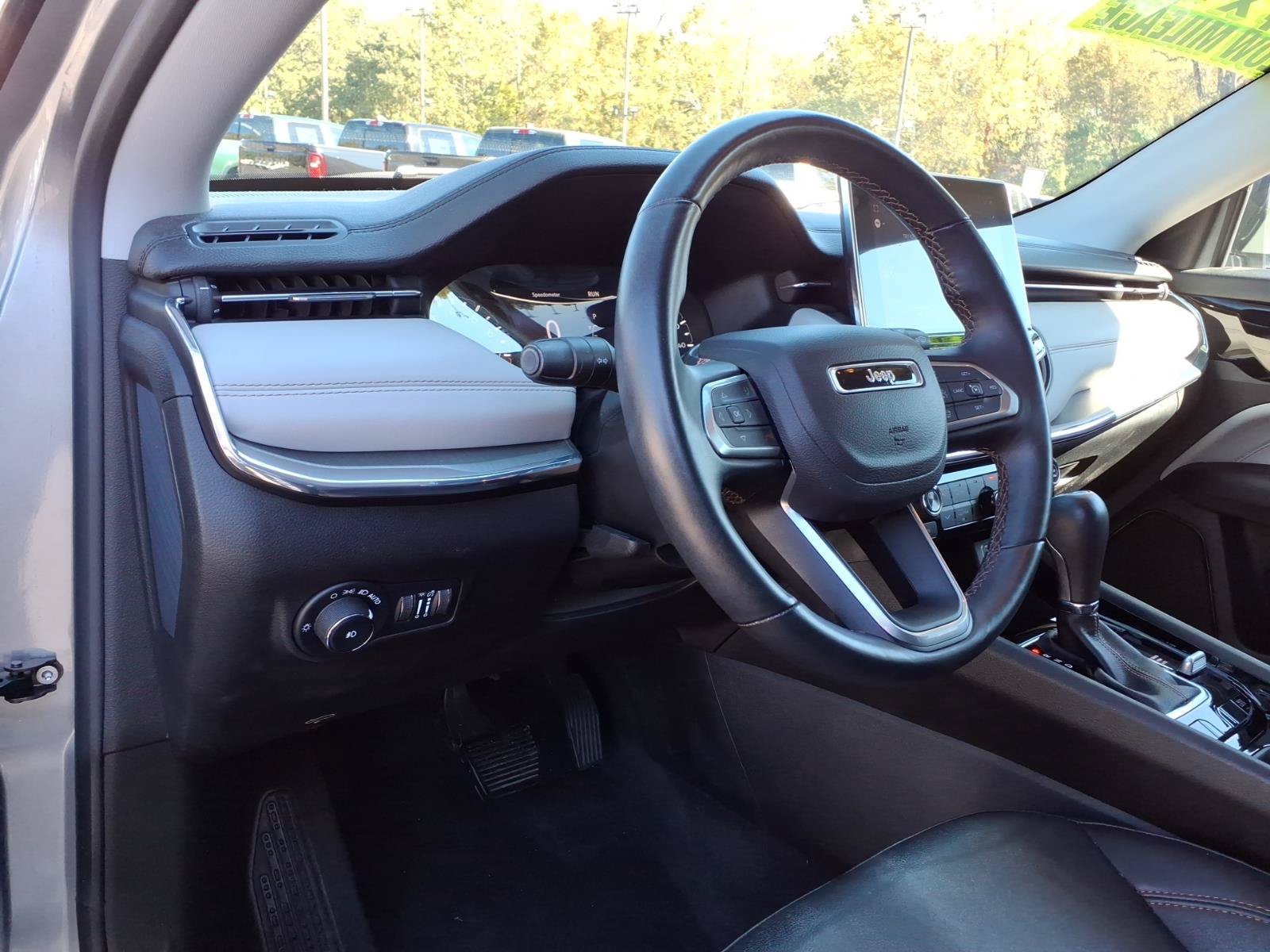 Certified 2022 Jeep Compass Limited AWD/4WD image 14