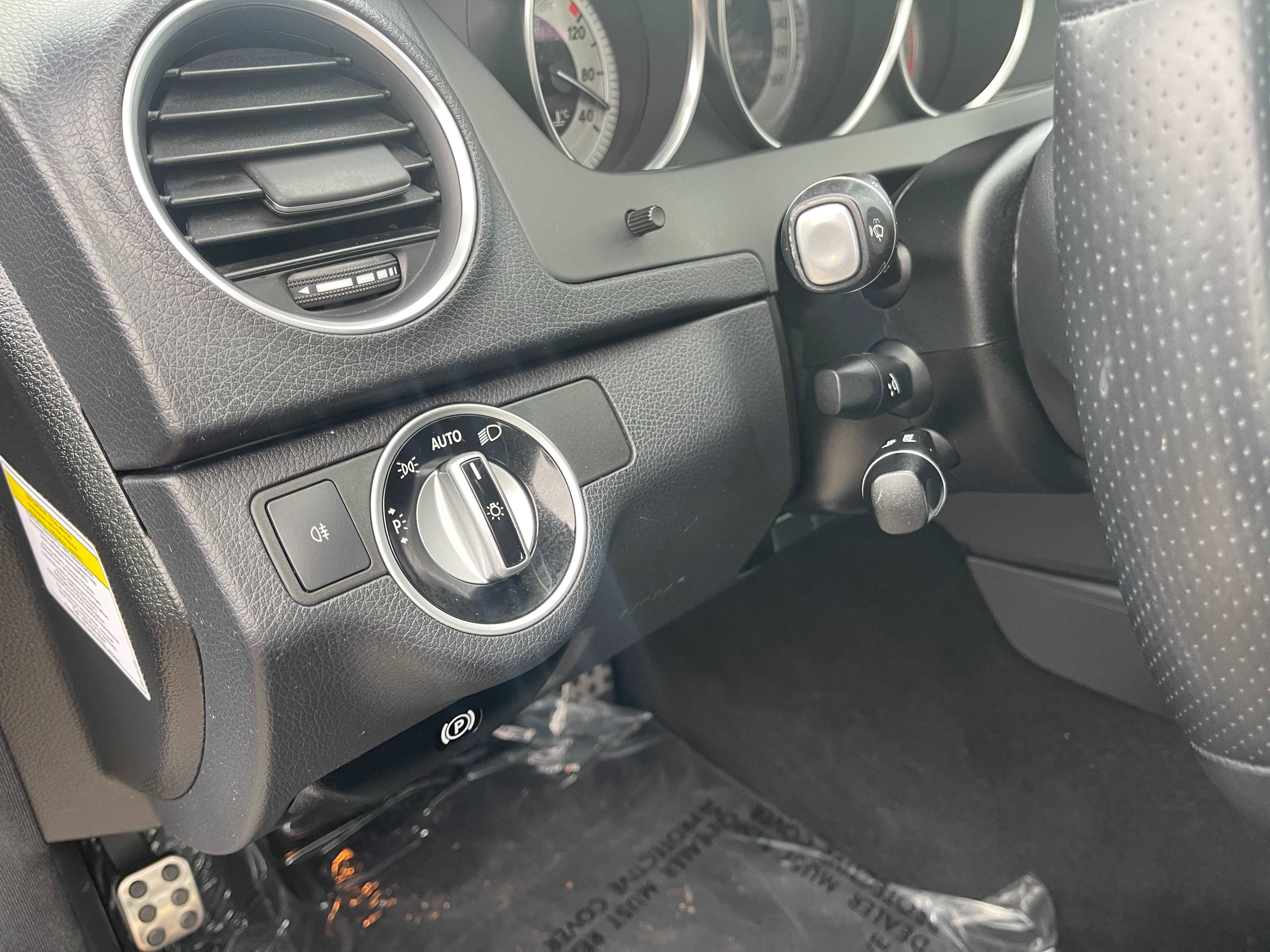 Used 2013 Mercedes-Benz C 250 Sedan w/ Premium 1 Pkg image 19