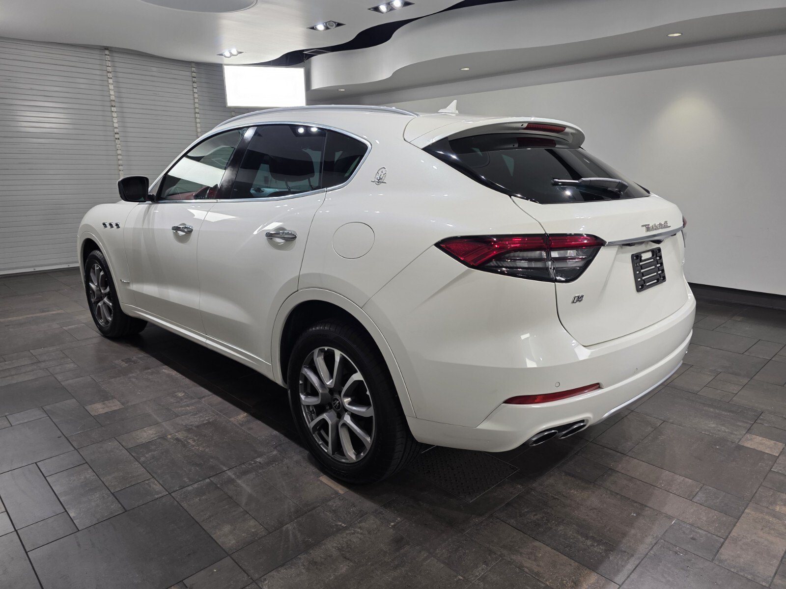 Used 2021 Maserati Levante GranLusso AWD/4WD image 4
