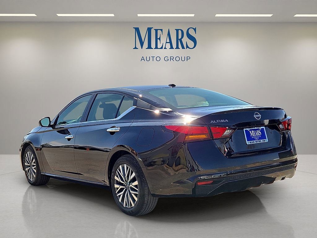 Used 2025 Nissan Altima 2.5 SV image 3