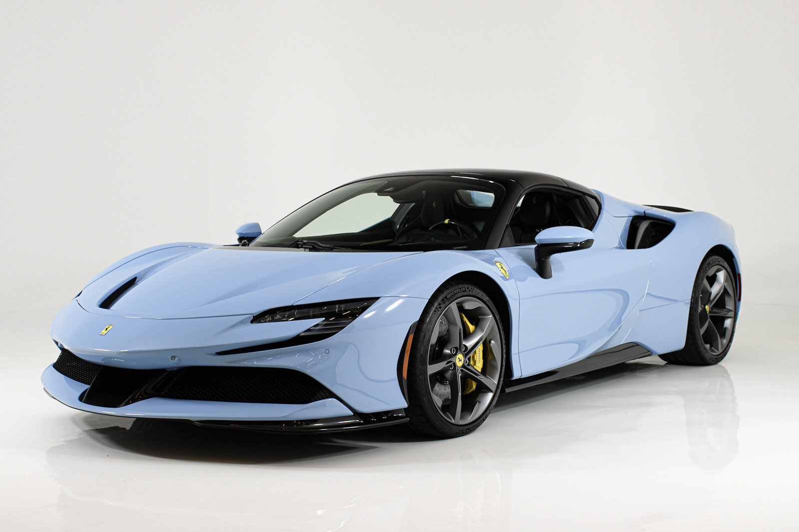 Certified 2024 Ferrari SF90 Spider AWD/4WD image 3
