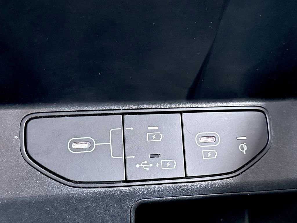 Used 2024 Kia Sorento S image 23