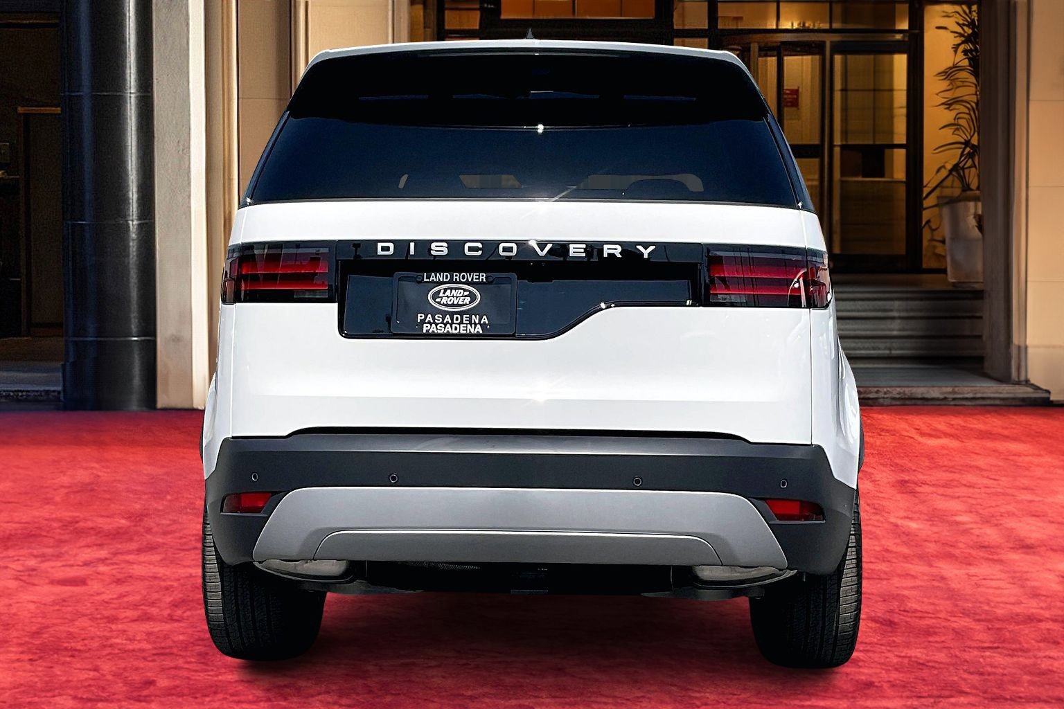 New 2026 Land Rover Discovery S image 5