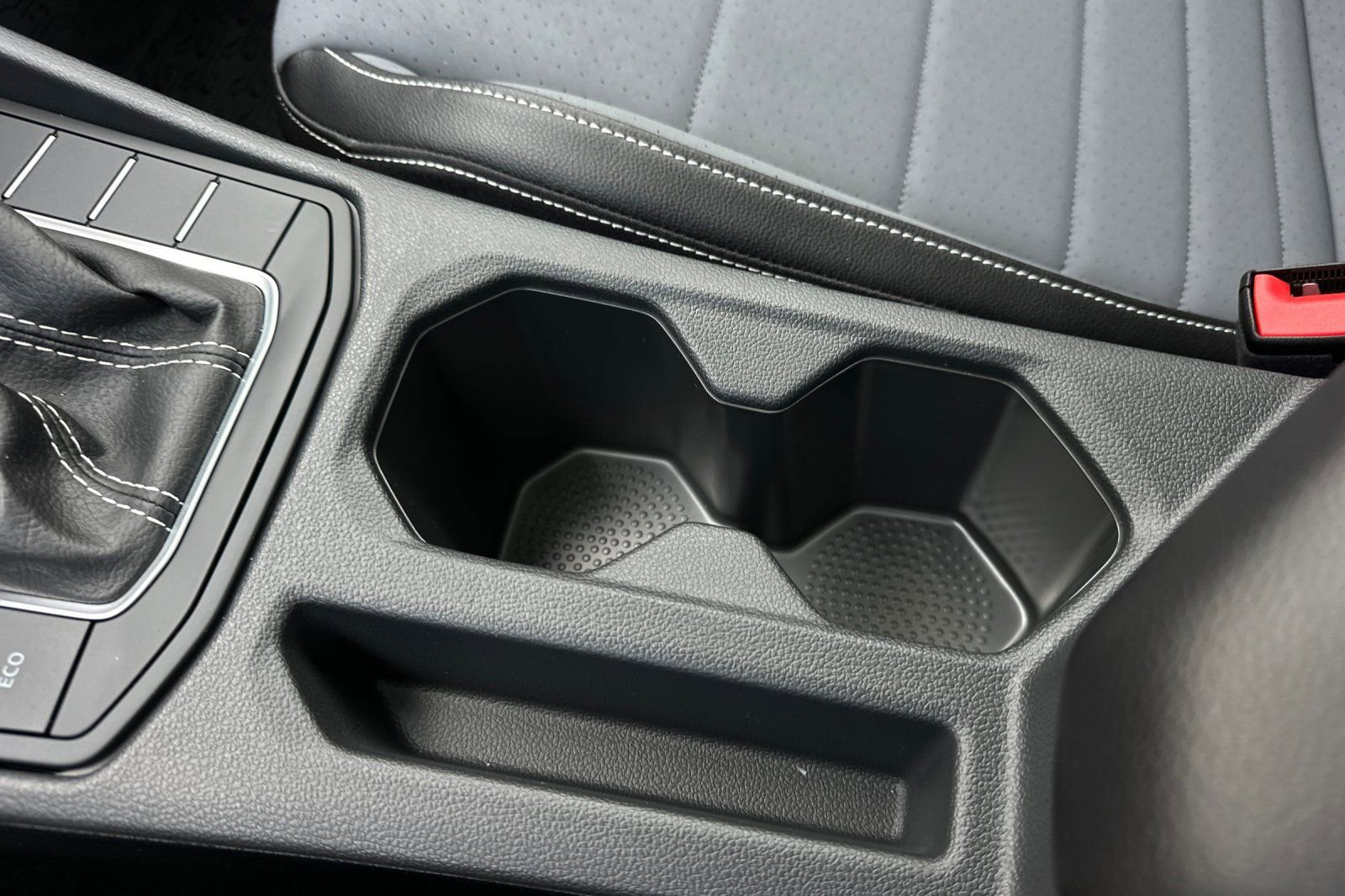 New 2026 Volkswagen Jetta SE FWD image 24