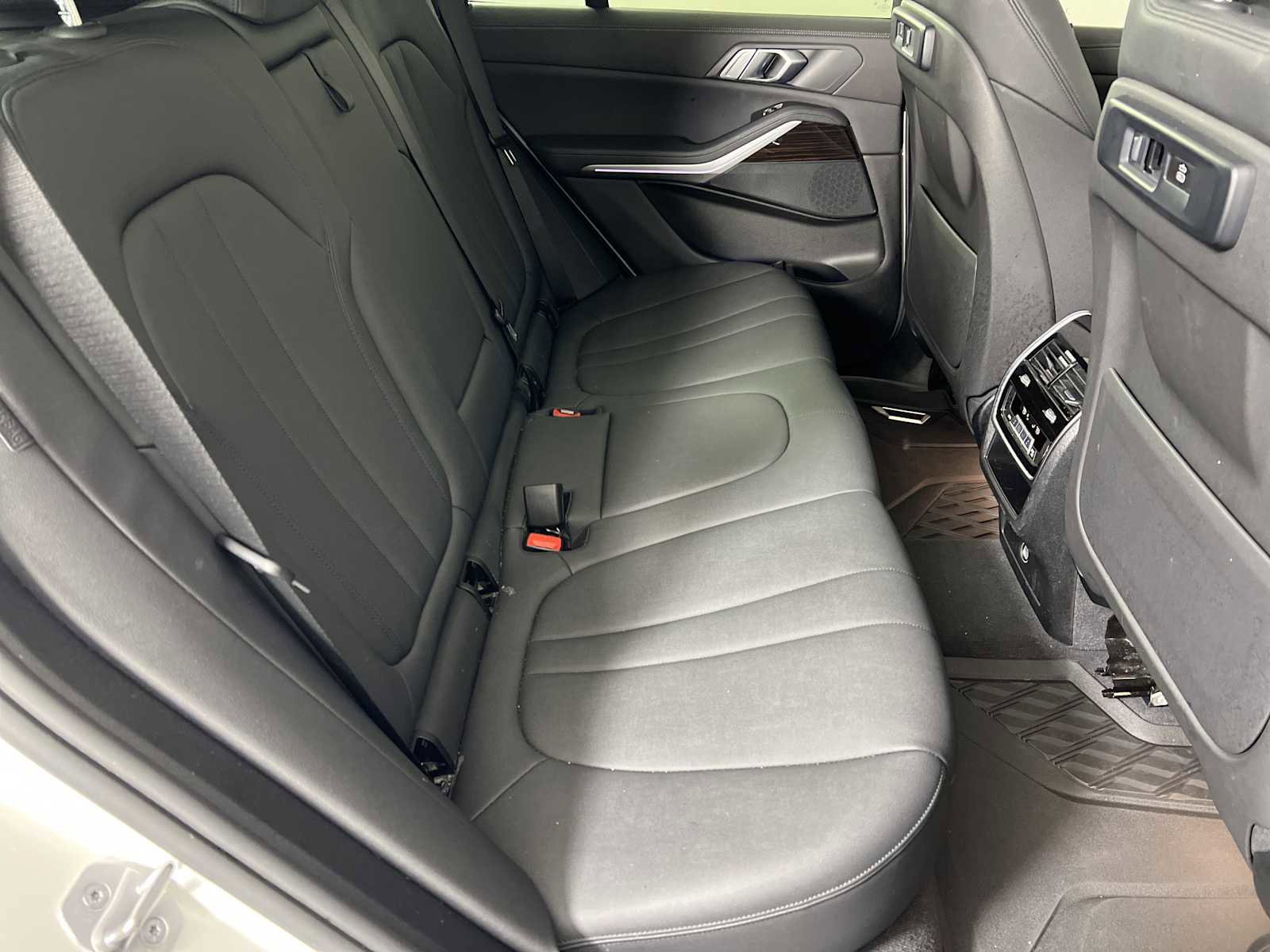 Used 2021 BMW X5 sDrive40i w/ Convenience Package image 27