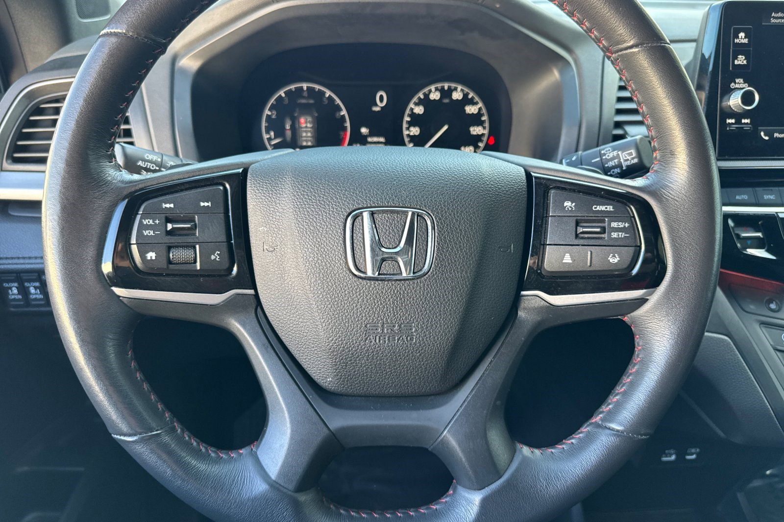 Used 2025 Honda Odyssey Sport-L image 17