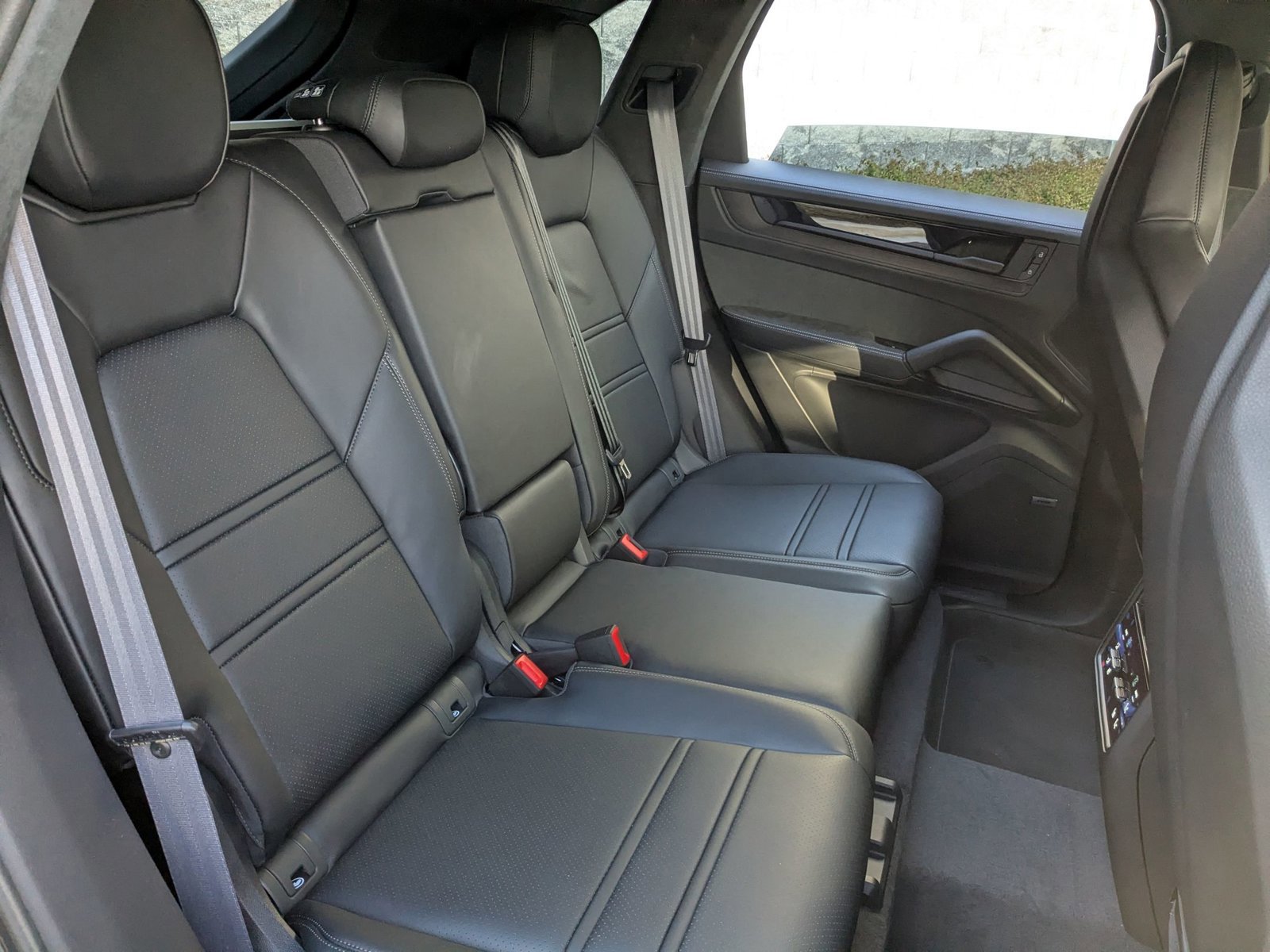 New 2026 Porsche Cayenne GTS image 25