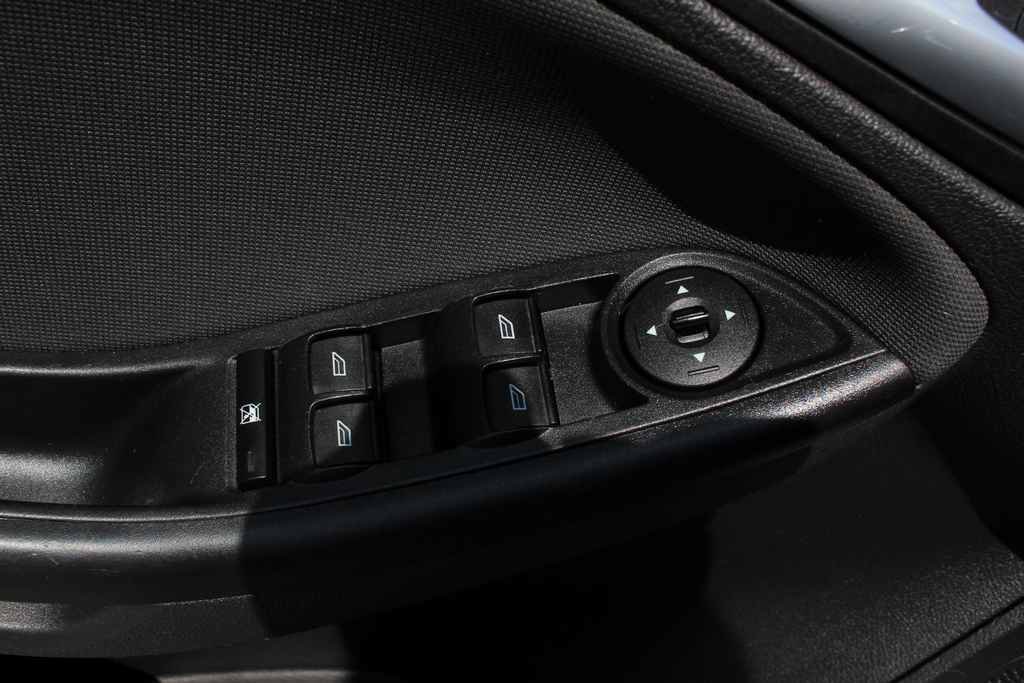 Used 2014 Ford Focus SE w/ SE Sport Package FWD image 12