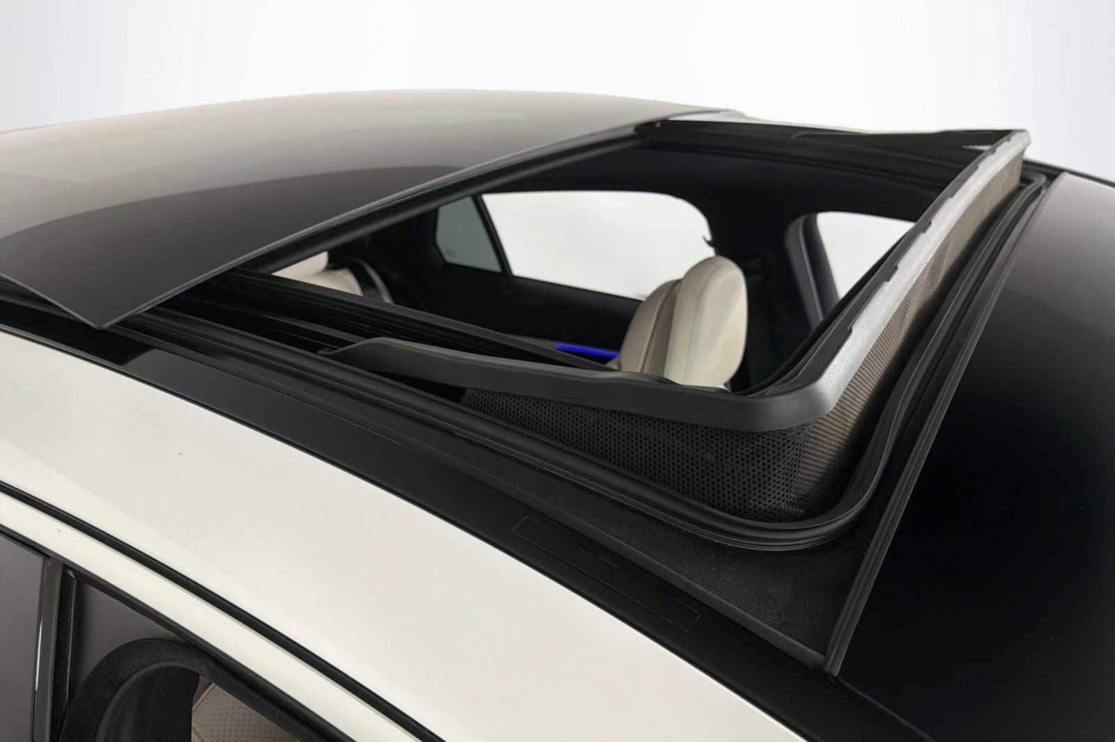 Certified 2025 Mercedes-Benz GLC 300 4MATIC image 24
