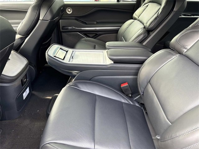 New 2025 Lincoln Navigator Reserve w/ Jet Appearance Package image 17