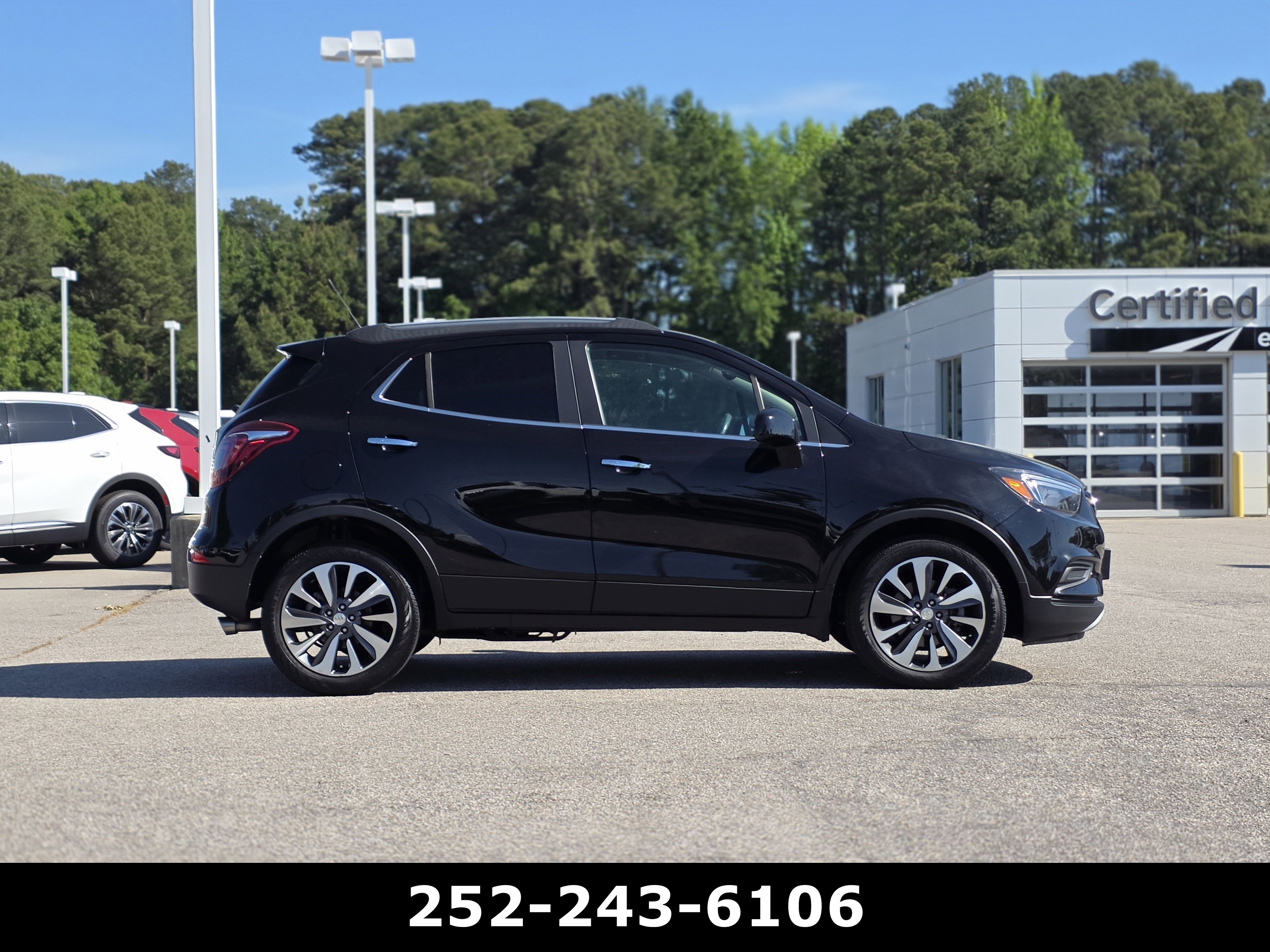 Used 2022 Buick Encore Preferred w/ Safety Package FWD image 8