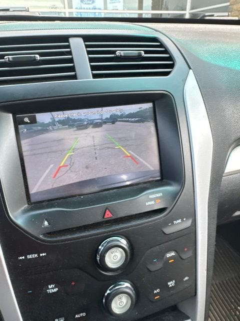 Used 2015 Ford Explorer XLT w/ Equipment Group 202B AWD/4WD image 8