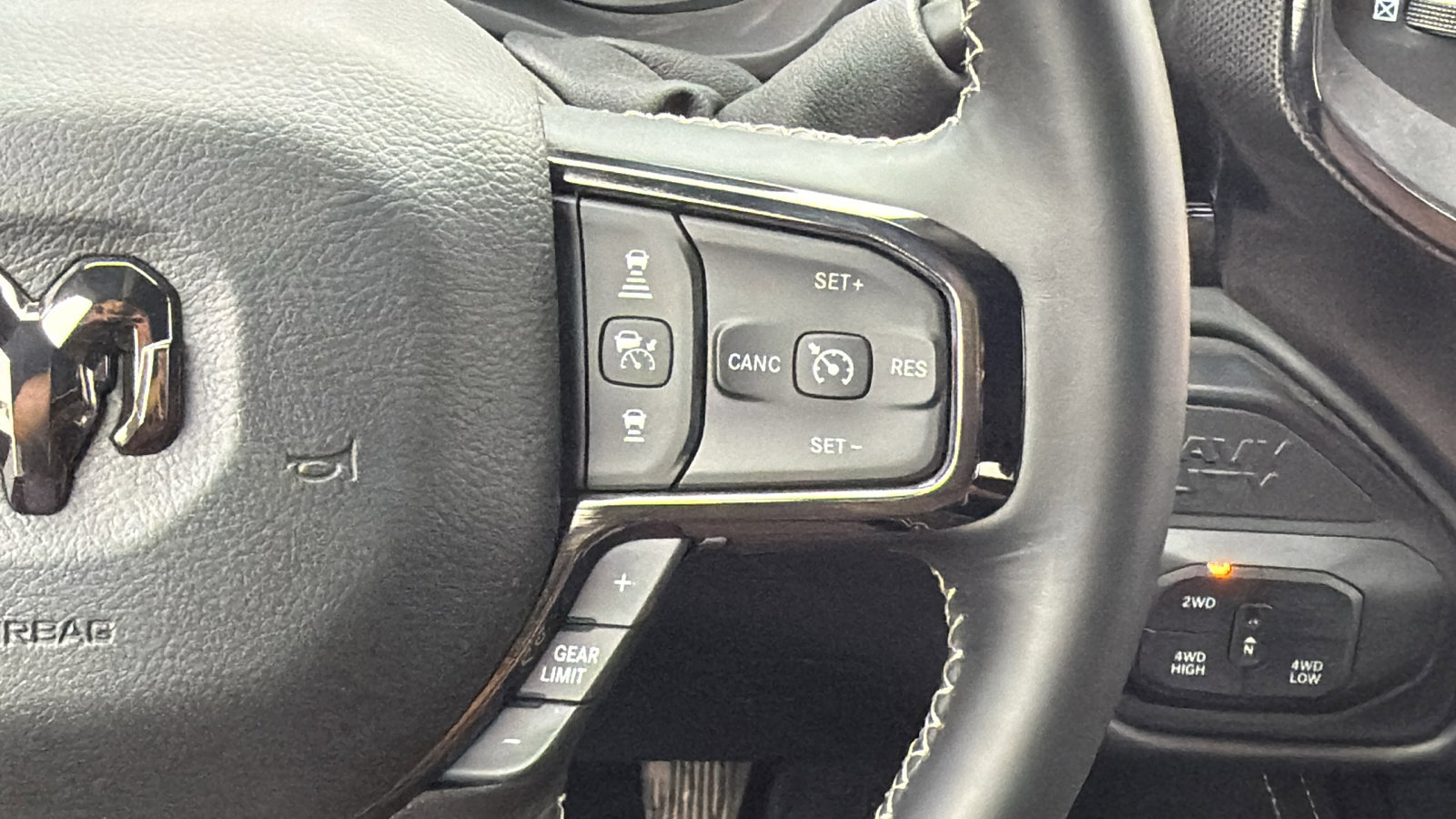 New 2025 RAM 2500 Limited AWD/4WD image 22