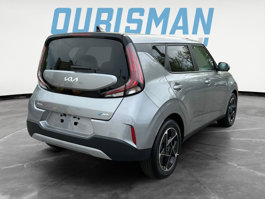 Used 2025 Kia Soul LX w/ LX Technology Package image 6