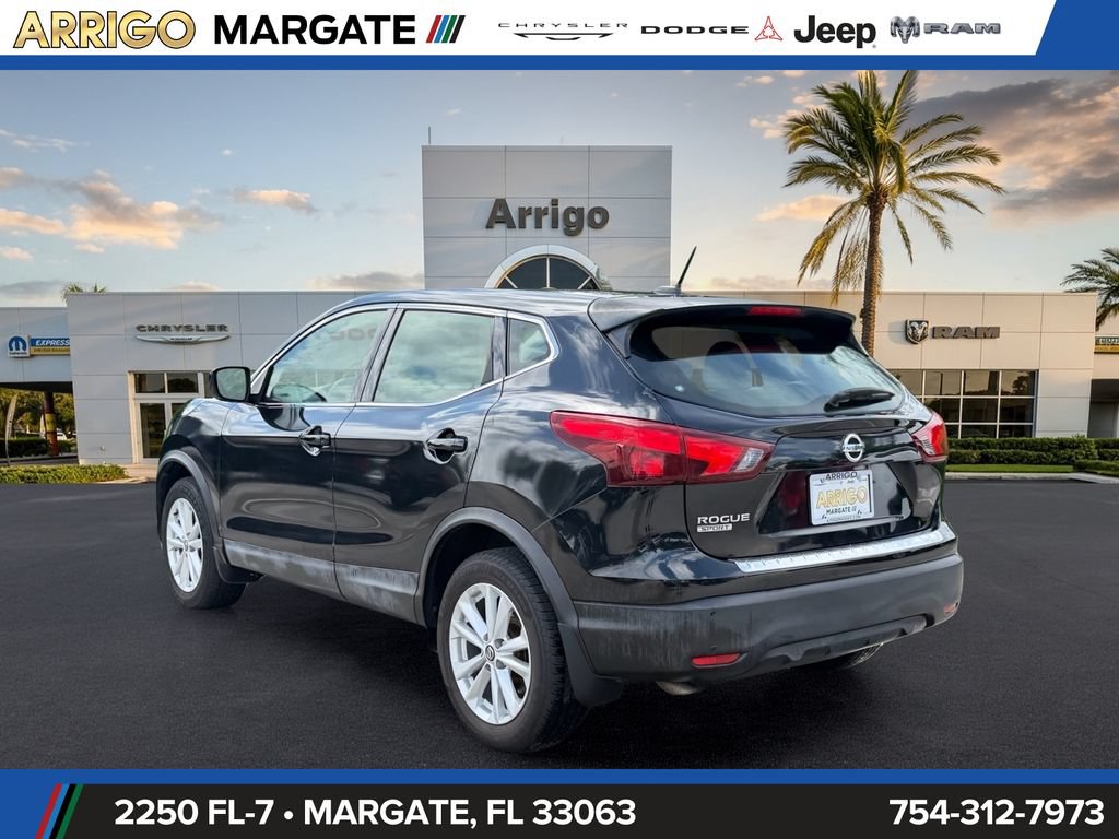 Used 2019 Nissan Rogue Sport S w/ Appearance Package FWD image 5