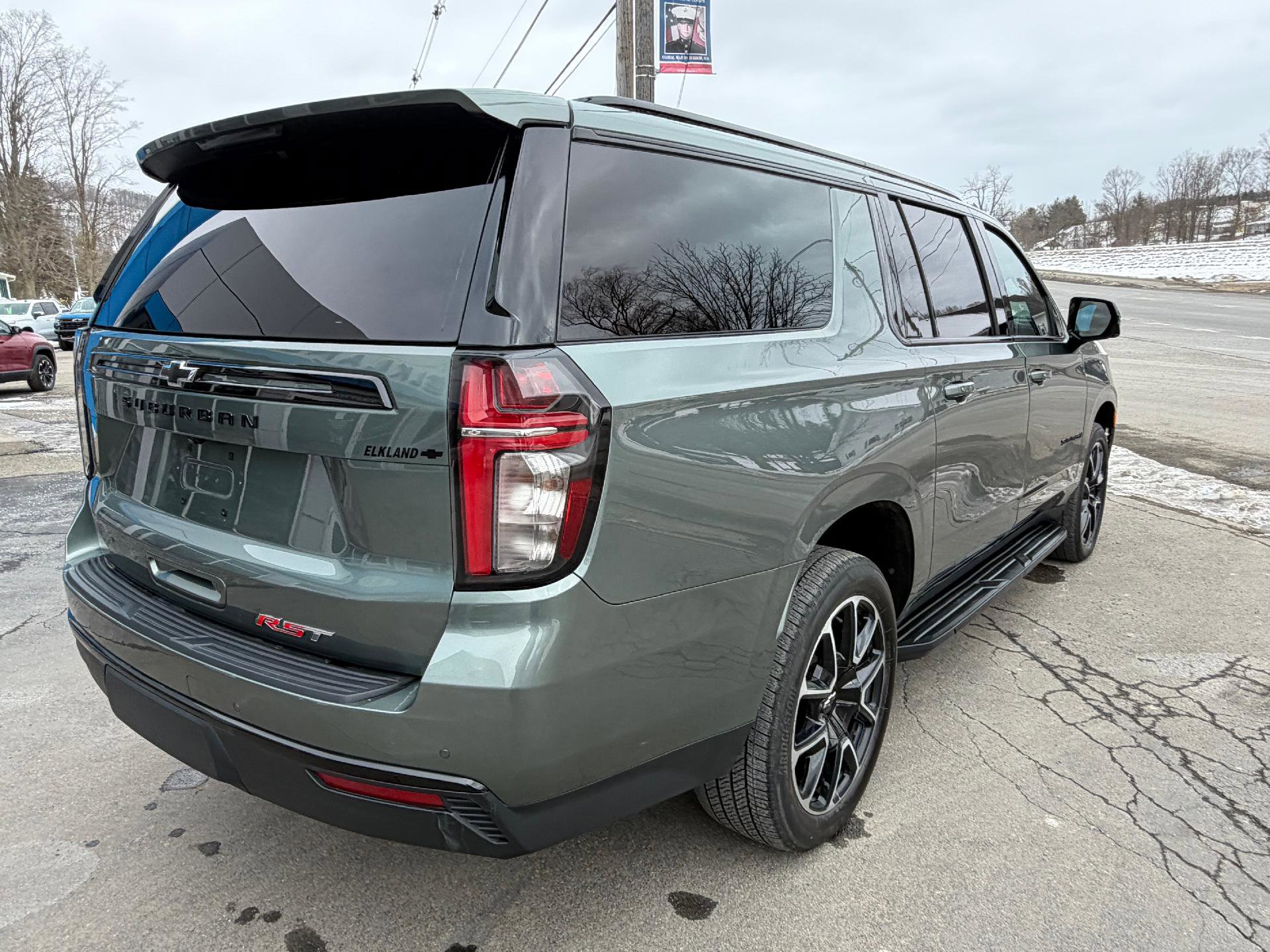 Used 2024 Chevrolet Suburban RST w/ Luxury Package image 8