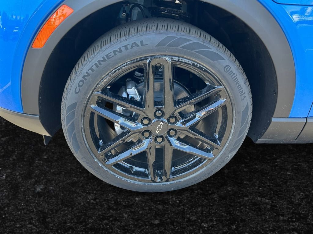 New 2026 Chevrolet Equinox EV LT w/ LPO, Blackout Package FWD image 9