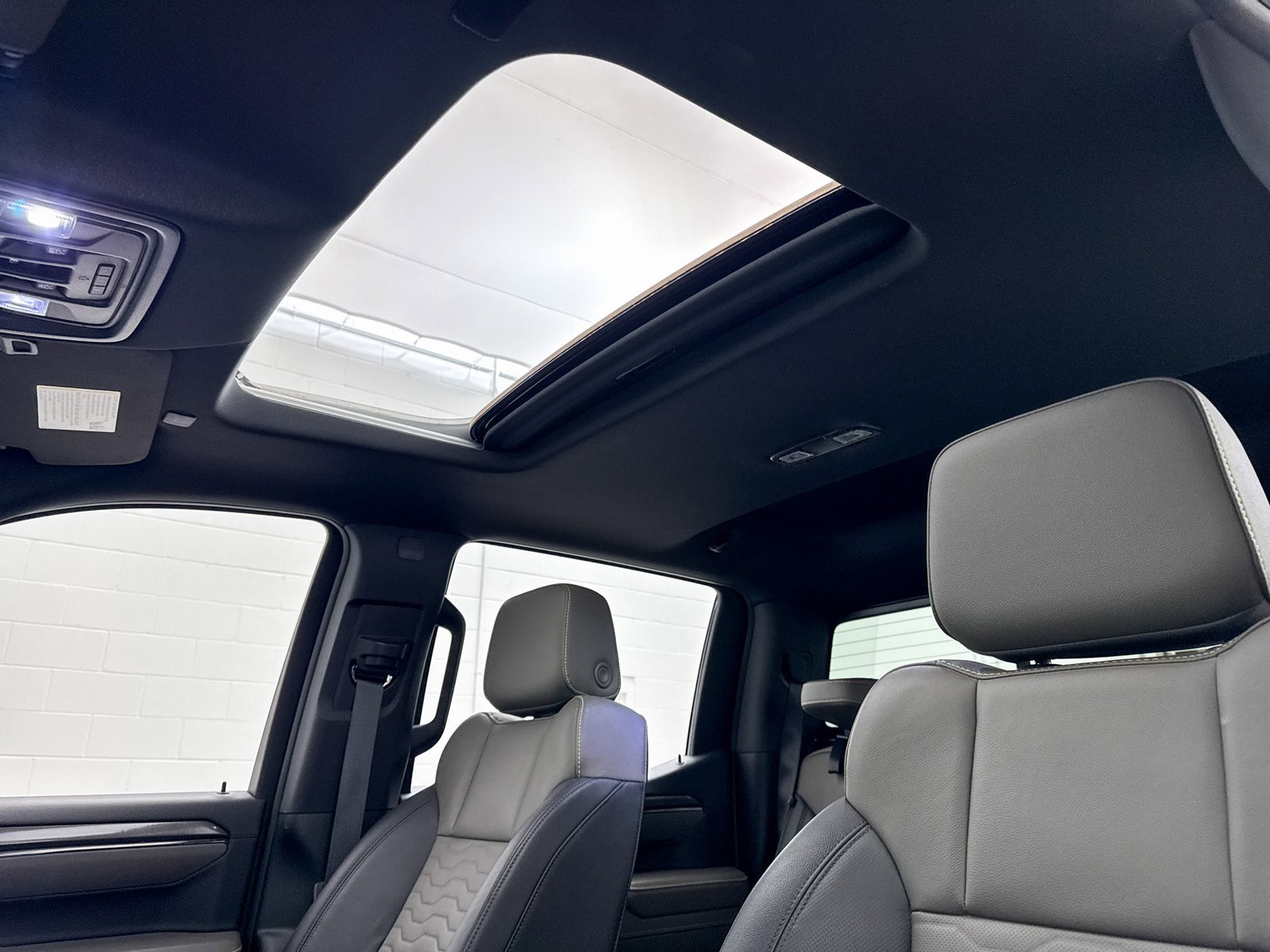 Used 2024 Chevrolet Silverado 1500 ZR2 w/ LPO, Dark Essentials Package image 5