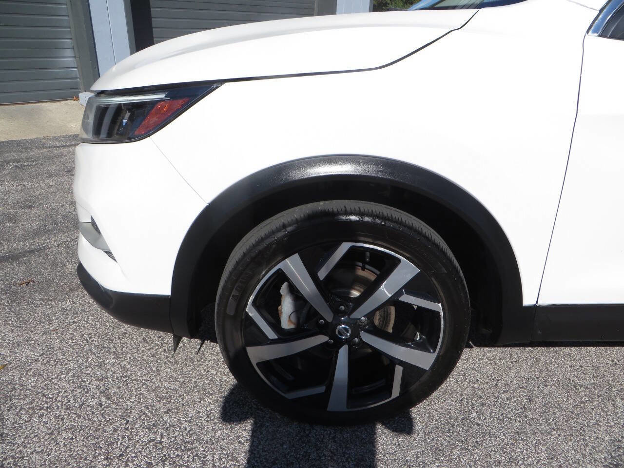 Used 2022 Nissan Rogue Sport SL w/ Premium Package image 30