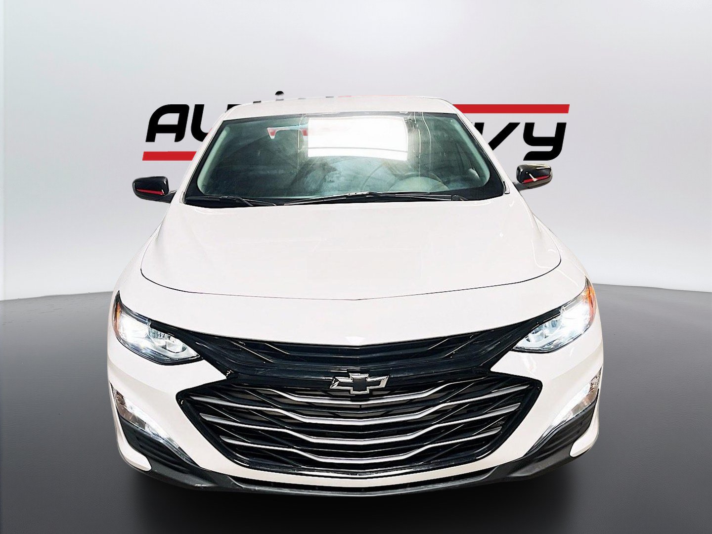 Used 2023 Chevrolet Malibu LT w/ Redline Edition FWD image 2