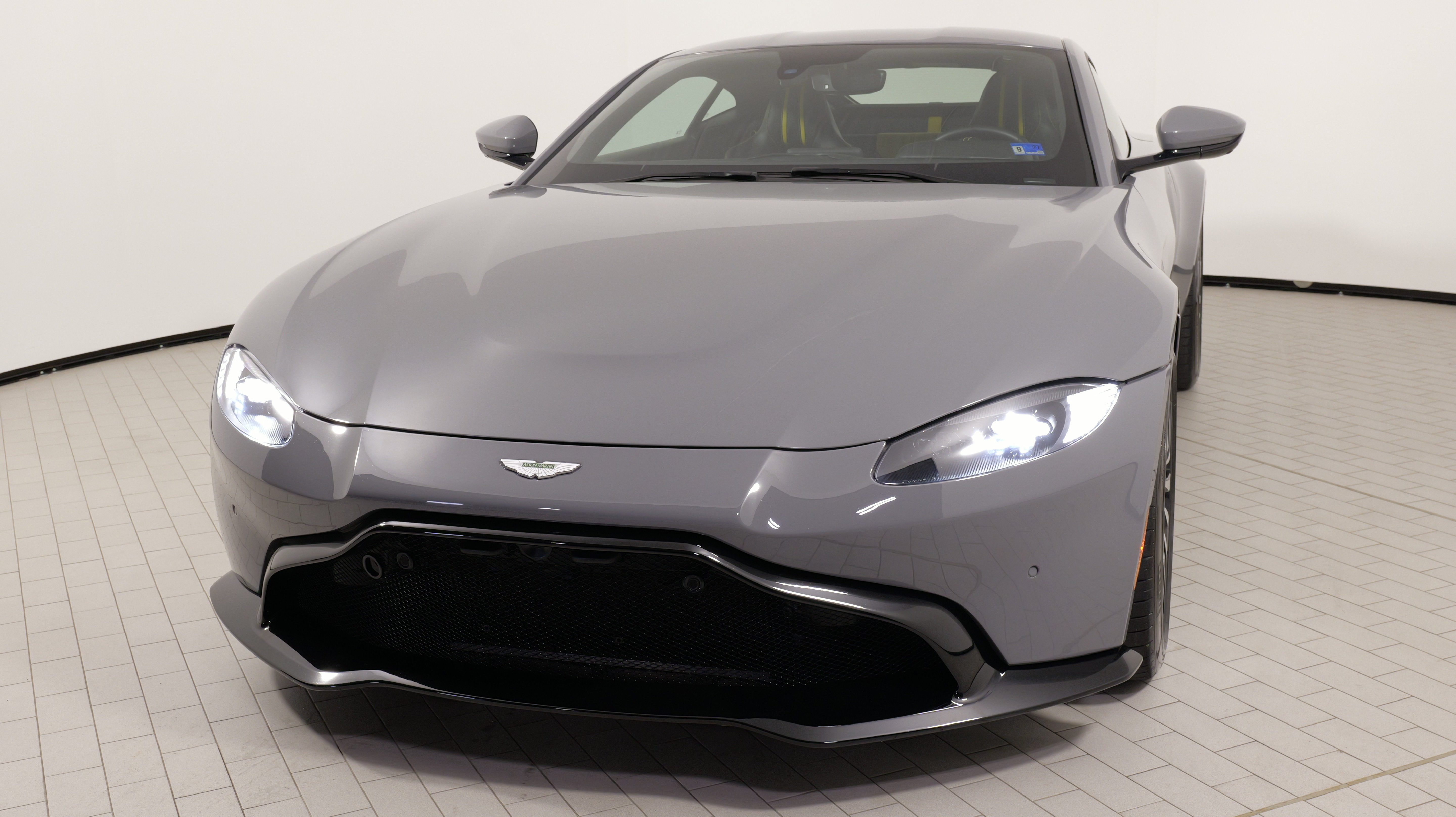 Used 2019 Aston Martin V8 Vantage Coupe RWD image 6