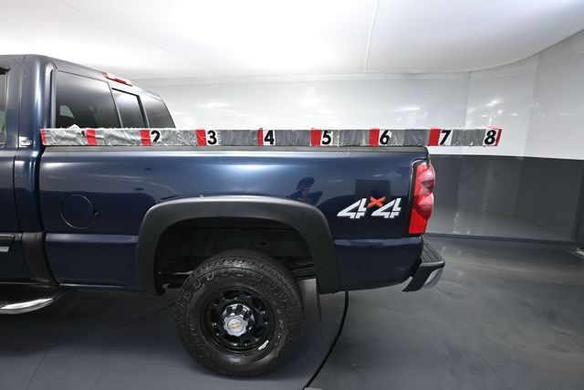 Used 2005 Chevrolet Silverado 2500 LS w/ Heavy-Duty Power Package AWD/4WD image 41
