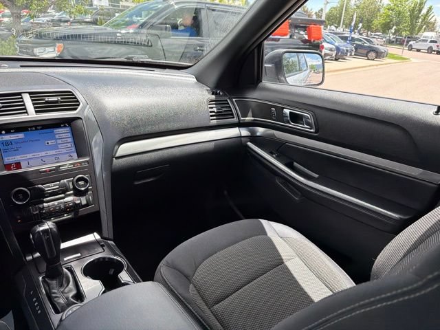 Used 2019 Ford Explorer XLT w/ Equipment Group 201A AWD/4WD image 18