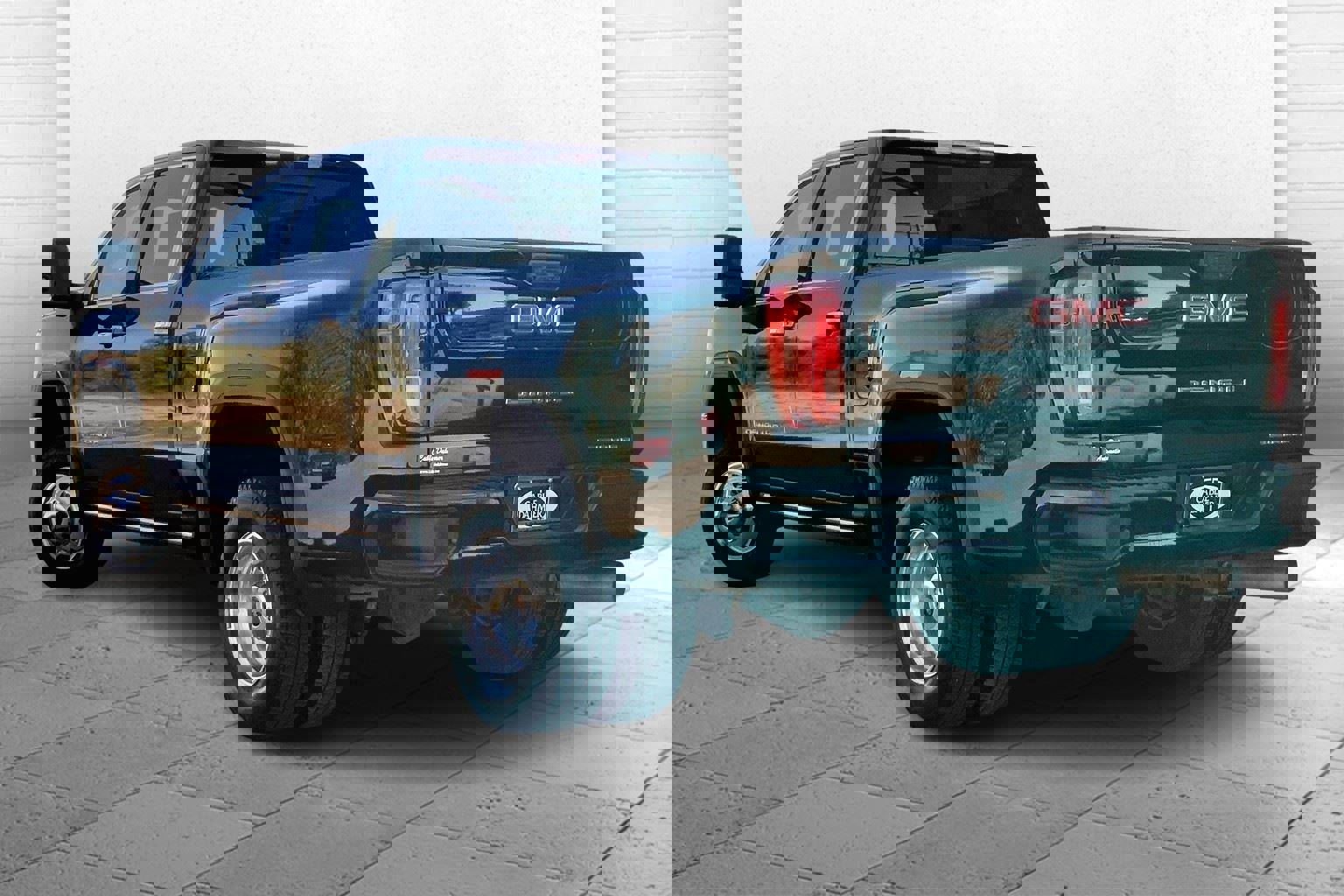 Used 2023 GMC Sierra 3500 Denali w/ Denali Ultimate Package image 8