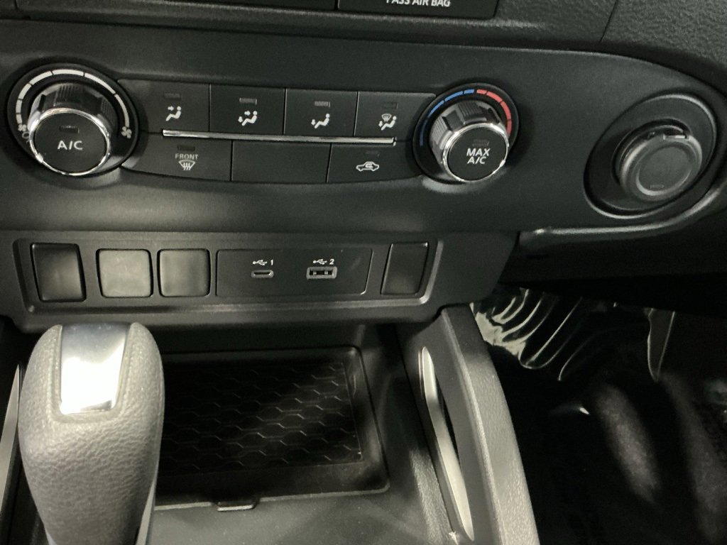 Used 2022 Nissan Frontier SV image 12