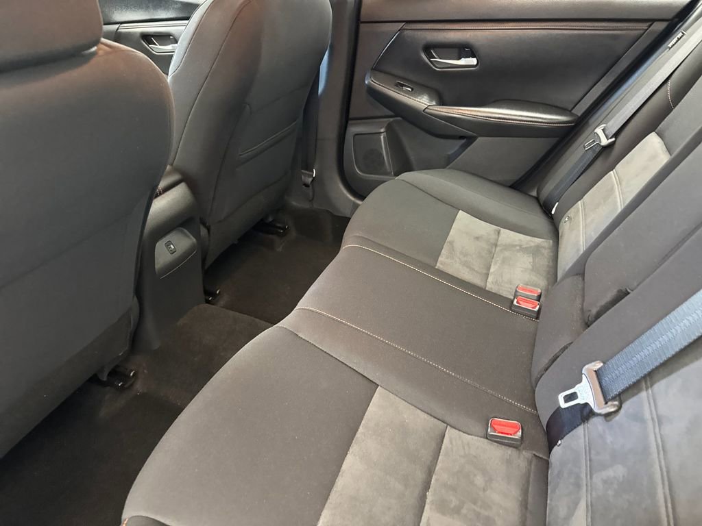 Used 2023 Nissan Sentra SR w/ Lighting Package FWD image 11
