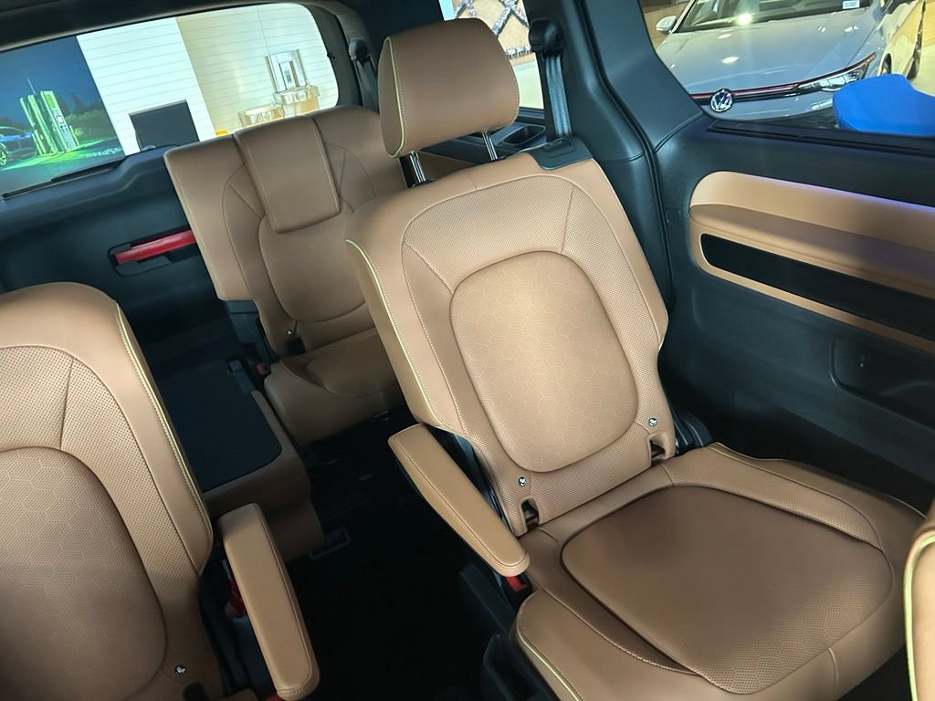 New 2025 Volkswagen ID. Buzz Pro S Plus AWD/4WD image 14