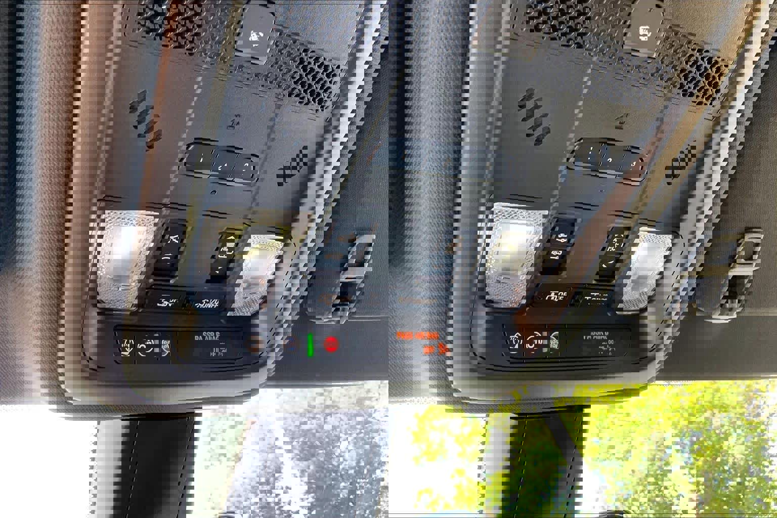 Used 2025 Cadillac XT6 Premium Luxury AWD/4WD image 33