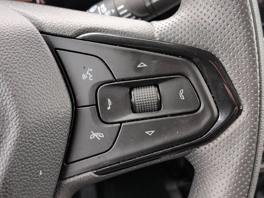 Used 2025 Chevrolet TrailBlazer LT FWD image 19