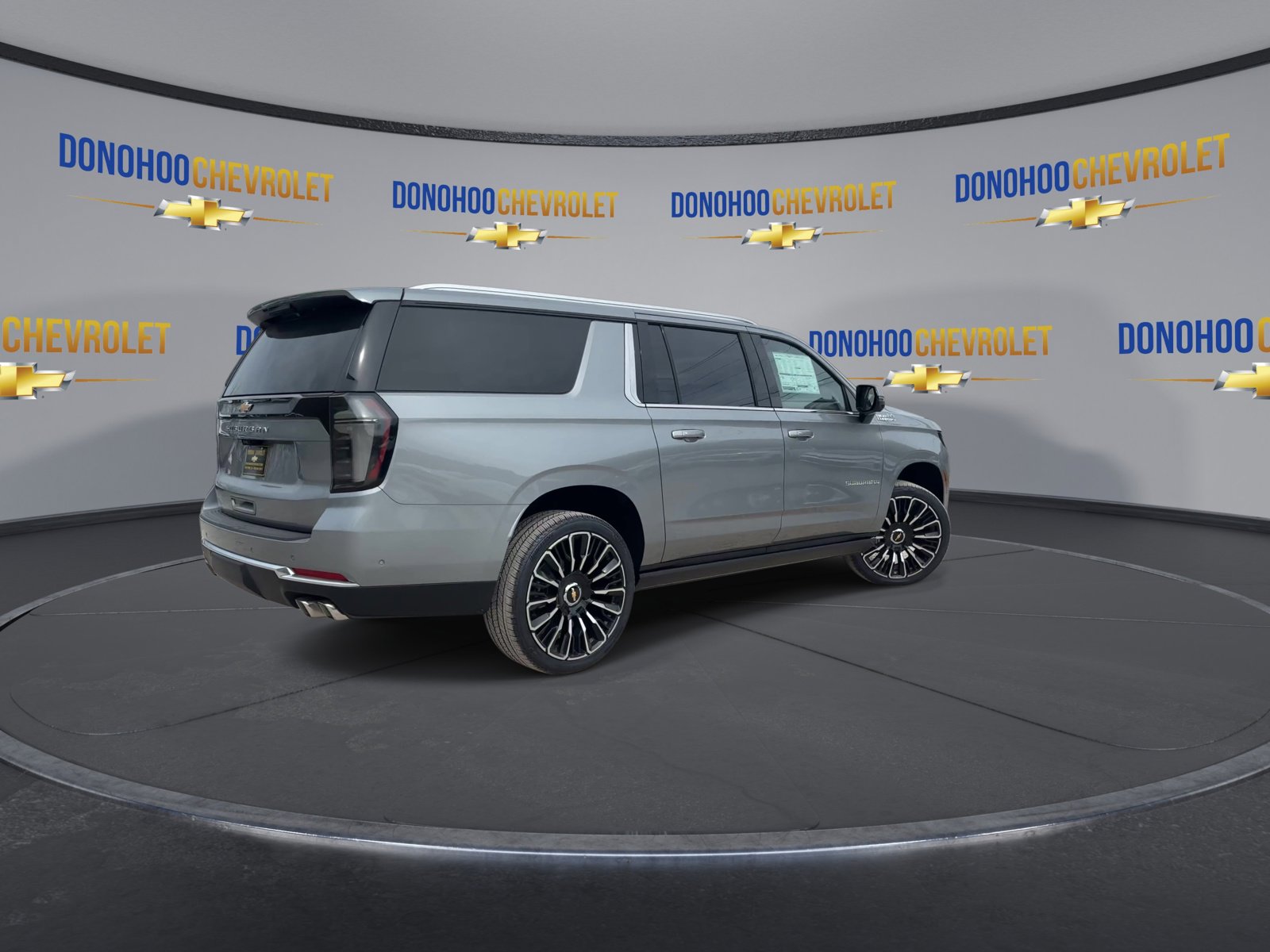 New 2026 Chevrolet Suburban High Country AWD/4WD image 11