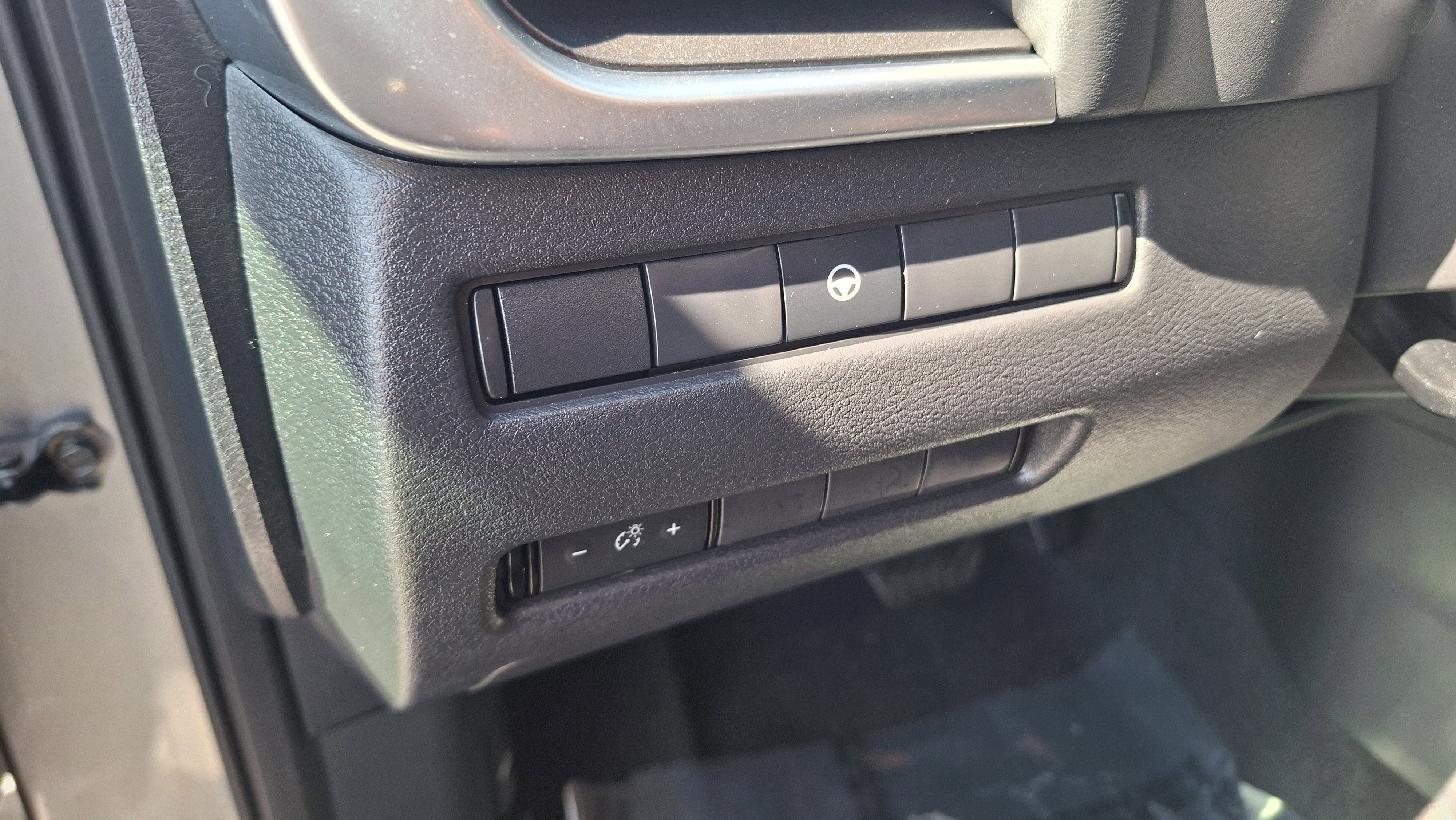Used 2022 Nissan Rogue SV FWD image 10