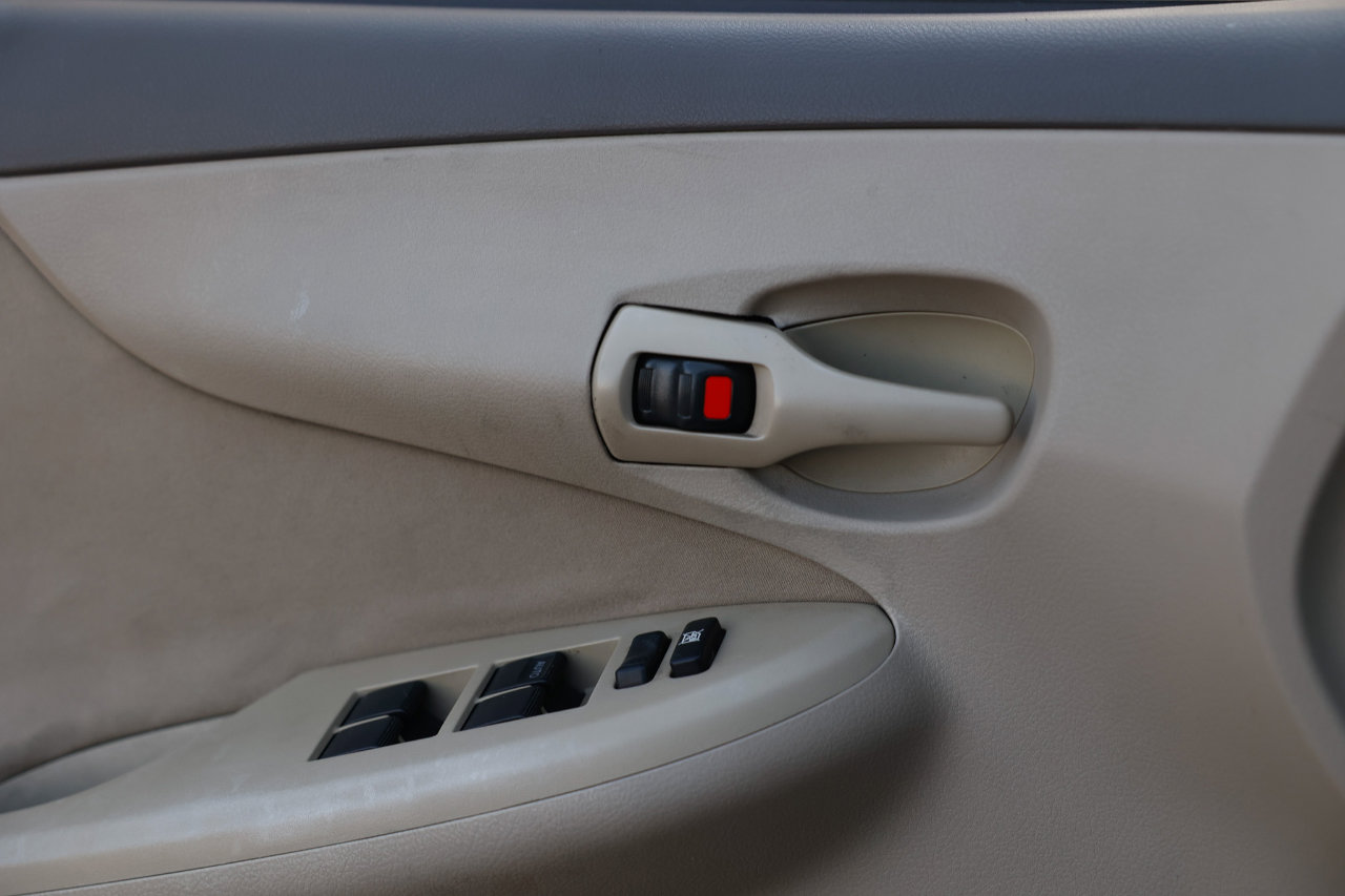 Used 2009 Toyota Corolla S image 38