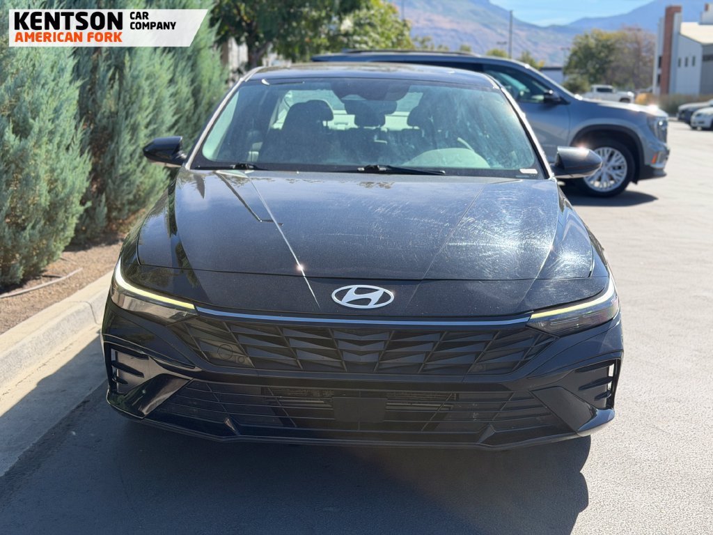 Used 2025 Hyundai Elantra SEL FWD image 2