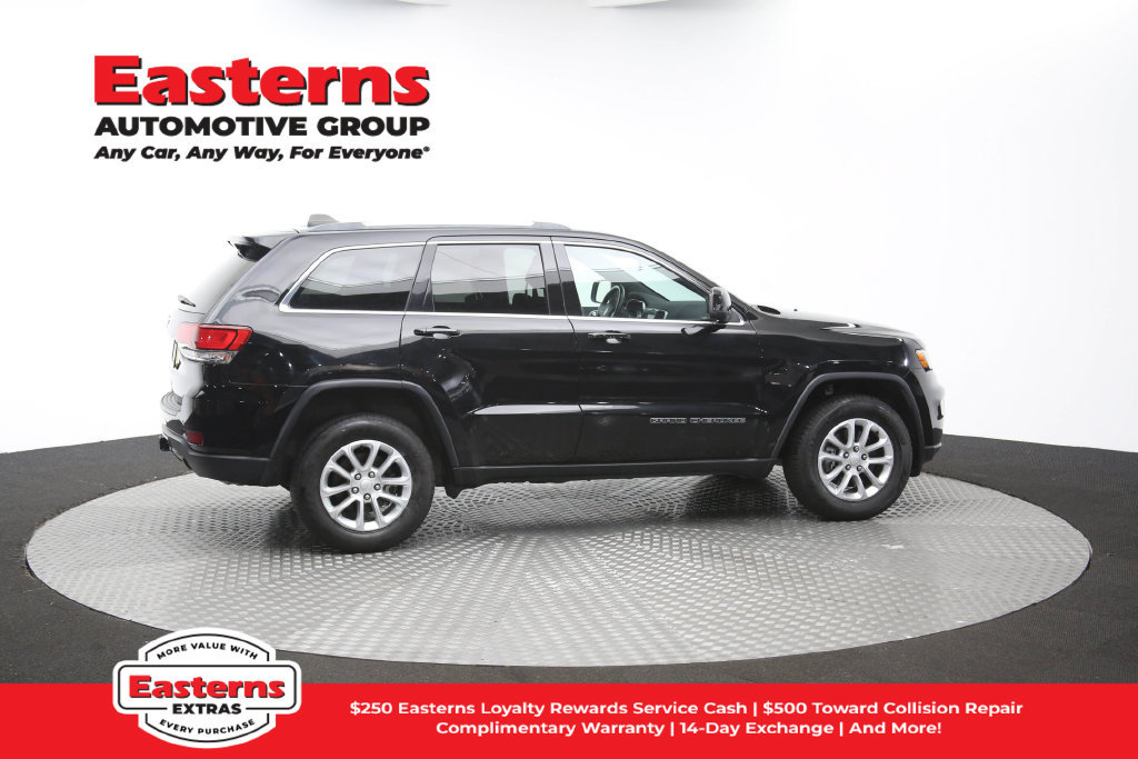 Used 2021 Jeep Grand Cherokee Laredo AWD/4WD image 47